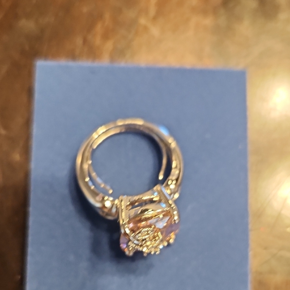 Elegant Avon Pink Gemstone Ring W/ Floral Accent - Picture 5 of 8
